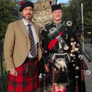 Edinburgh Bagpiper VIP Visit