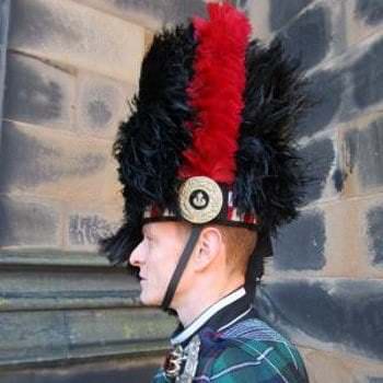 What does a Bagpiper wear? Feather Bonnet Hackle