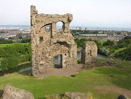 Edinburgh Bagpiper St Anthonys Chapel