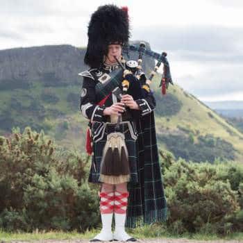 Pipers Highland Dress