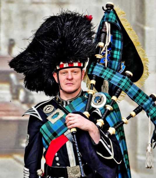 Ultimate Wedding Bagpiper Guide from Glyn Morris