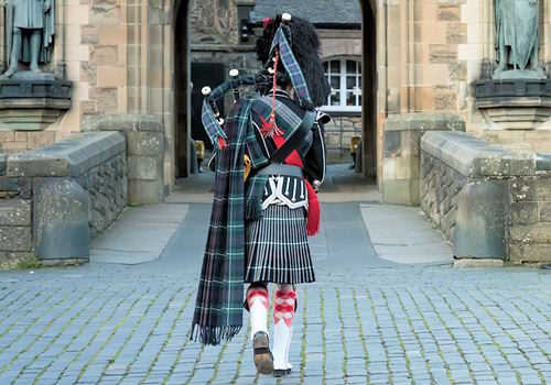 Guide to hiring a Wedding Bagpiper