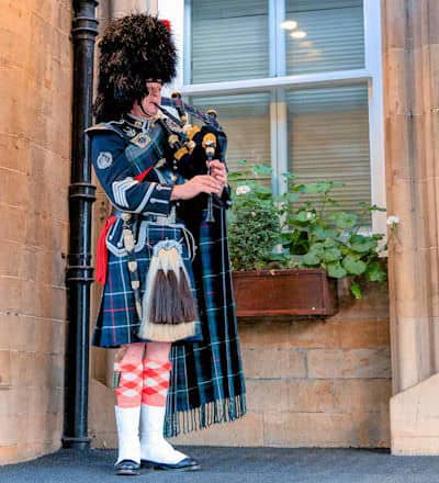 Wedding Bagpiper for Evening Guests