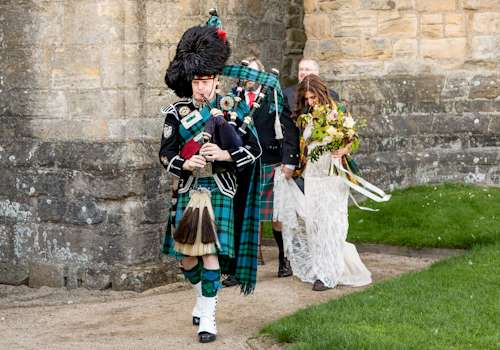 Elopement at Inchcolm Island