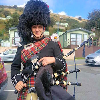 Bagpiper David Turnbull