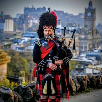 Bagpiper Dave Tunstall